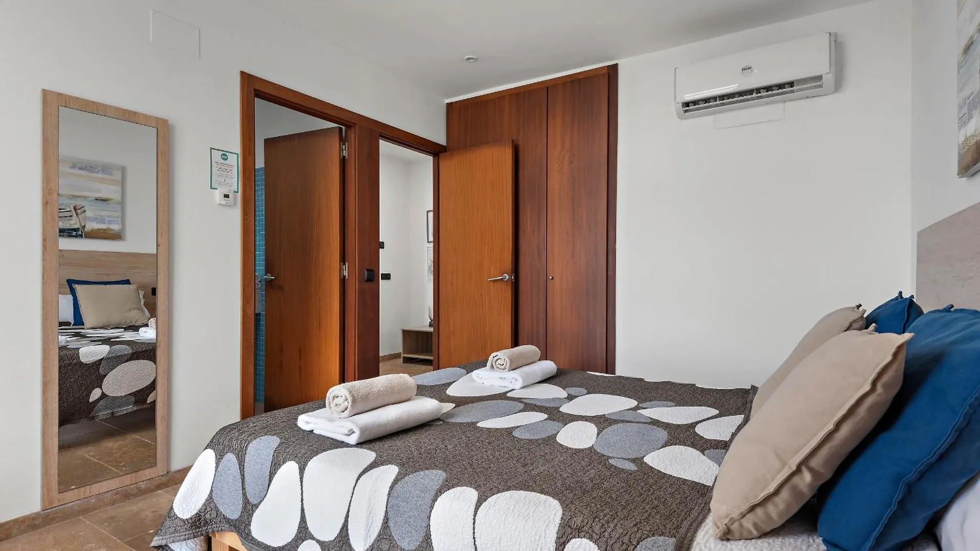 ביניבקה Villa Rosa 0*,